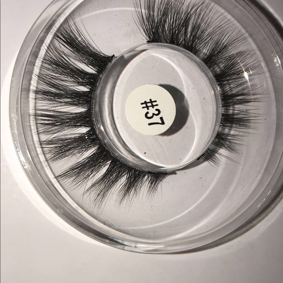 Mink Lashes - Picture 2 of 2